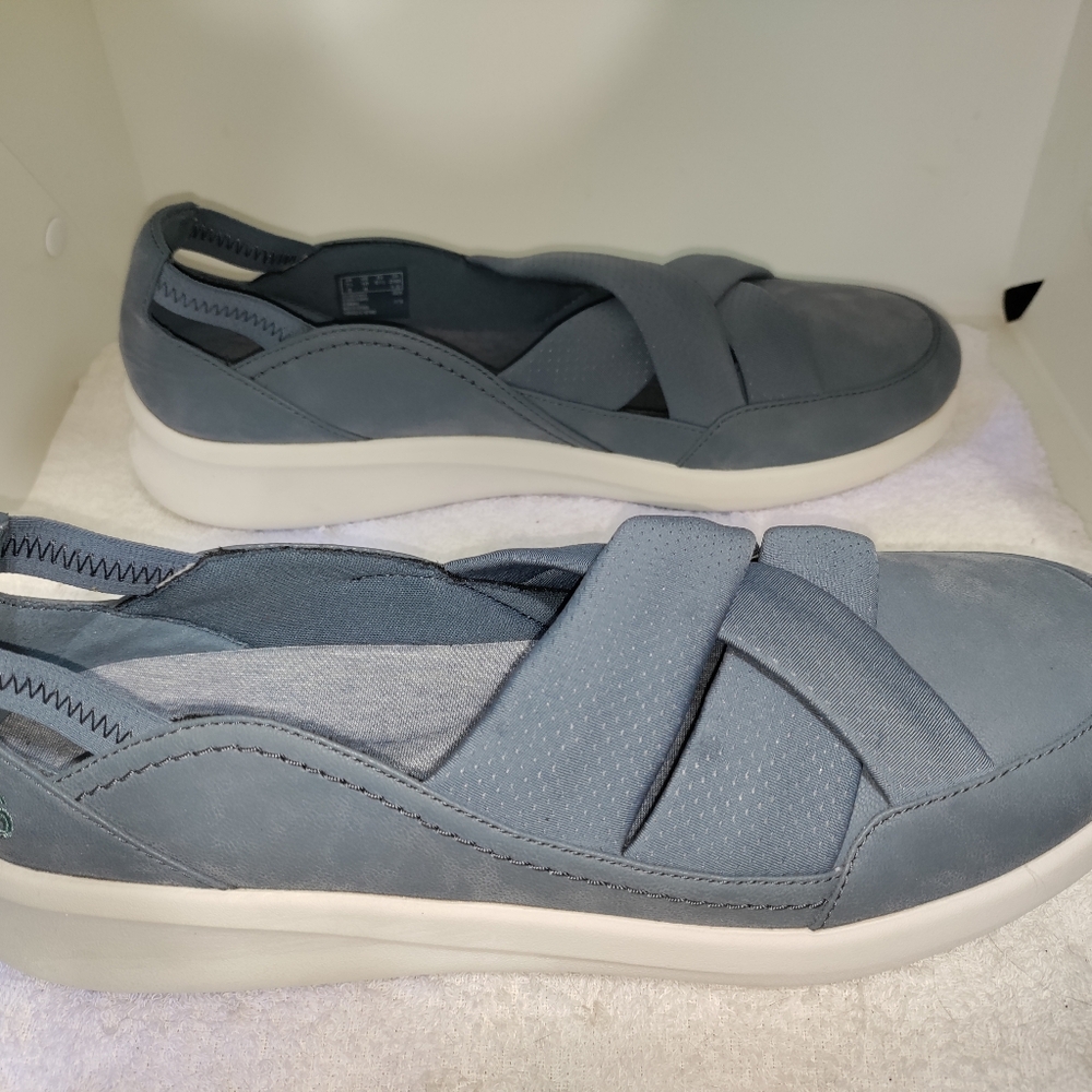 Clarks Solid Blue Coloured Slip-On Textile Women's Shoespre-owned Size 10 - Picture 2 of 7
